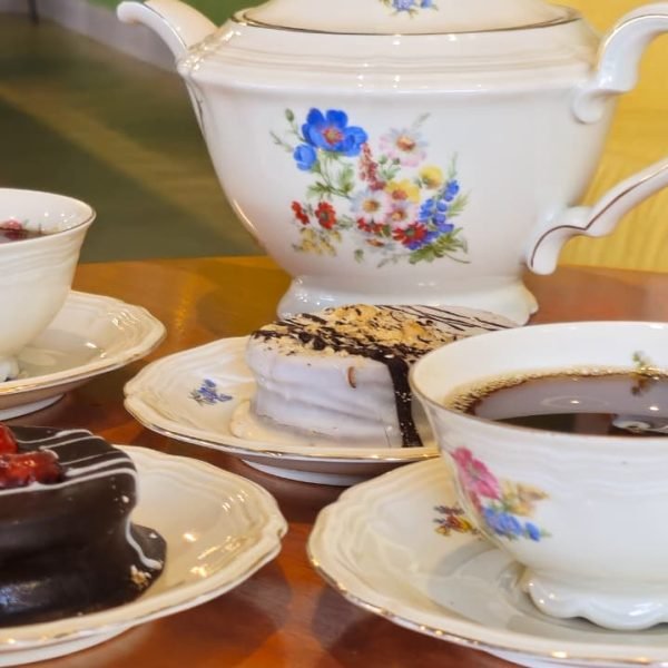 servicio de te con alfajores