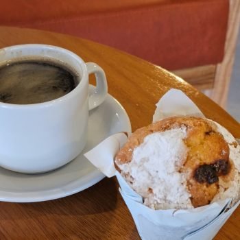 cafe negro mas muffin